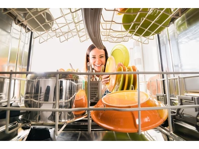Egyszerűsítse le a mosogatást Whirlpool beépíthető mosogatógéppel! 
