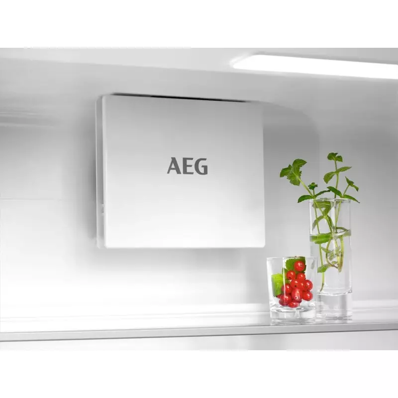 AEG TSC7G181ES Beépíthető kombinált hűtőszekrény