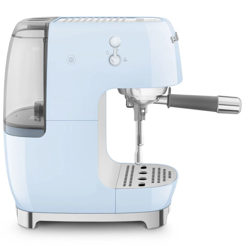 Smeg ECF03PBEU espresso kávéfőző cold brew funkcióval retro világoskék