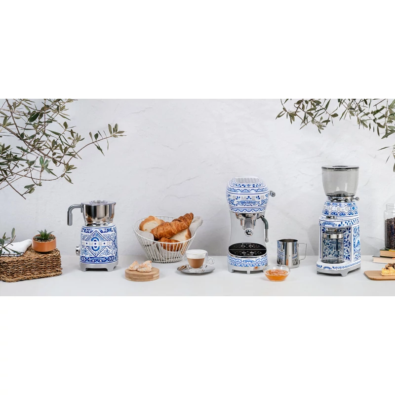 Smeg MFF01DGBEU tejhabosító Dolce&Gabbana Blu Mediterraneo