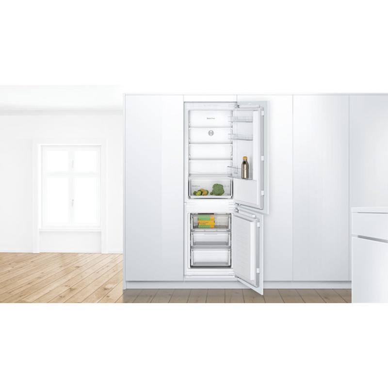 Bosch KIN86NFF0 alulfagyasztós beépíthető NoFrost hűtő 178cm laposzsanér Seie2