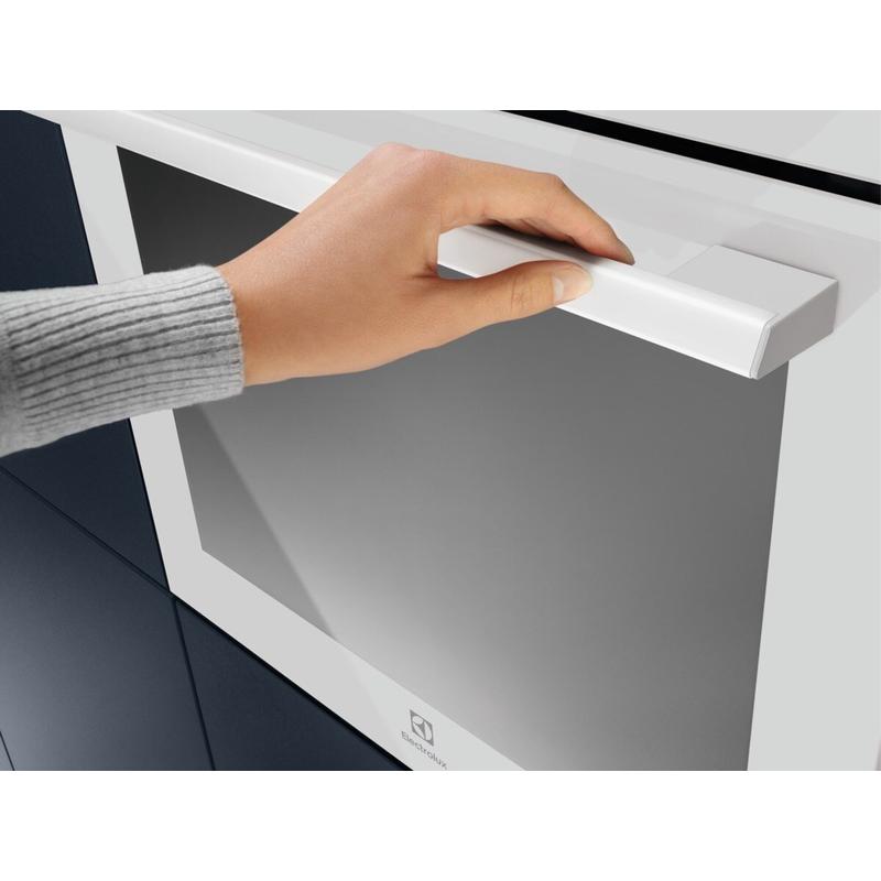 Electrolux EOE8P39V SenseCook beépíthető sütő, maghőmérő, pirolitikus tisztítás