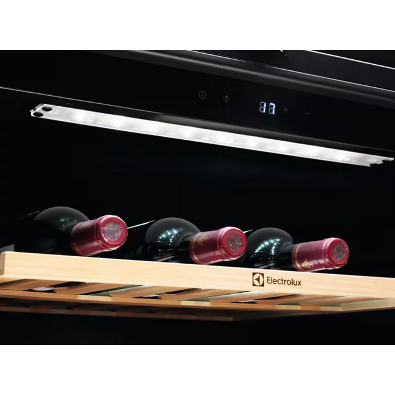 Electrolux EWS4052B5B beépíthető borhűtő 52 palack